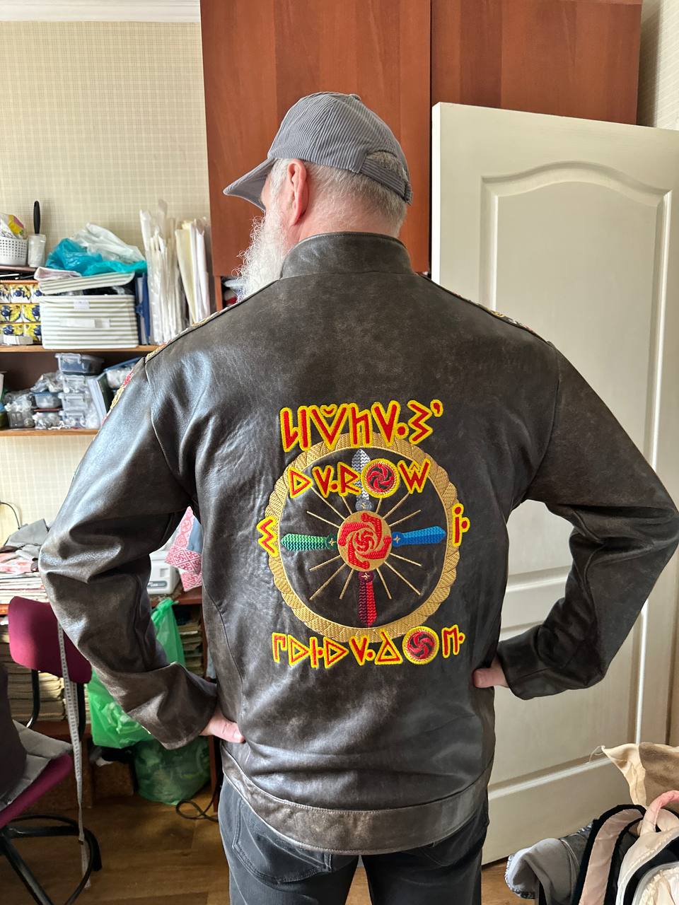 Кожаная куртка «Гербы_Обереги» , жилет «ПриРОДная МАТрица»